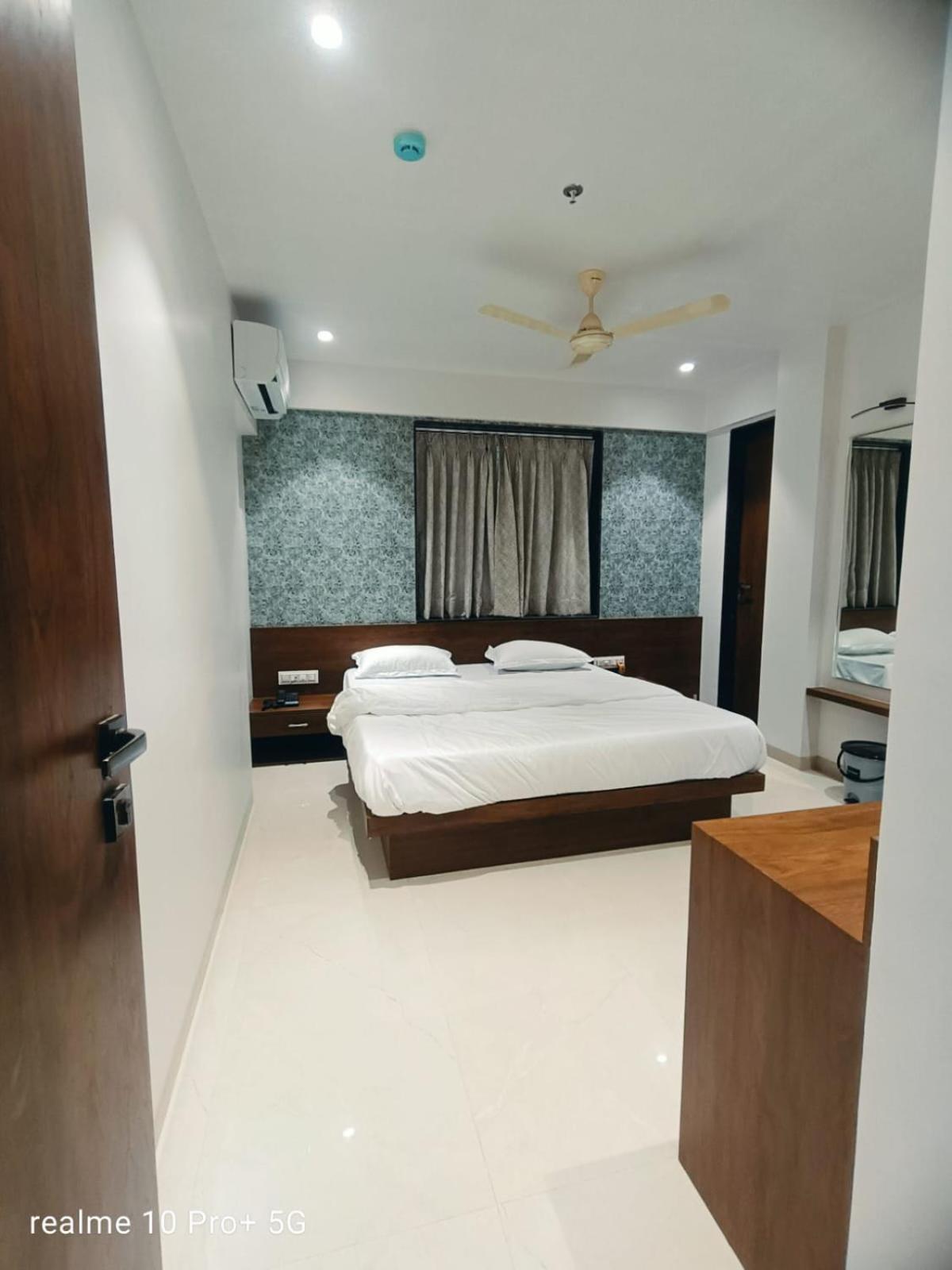 נאסיק Hotel Drc מראה חיצוני תמונה